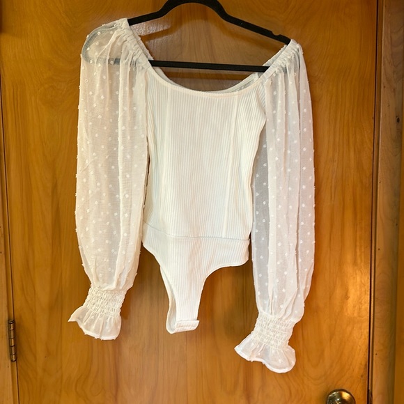 White blouse bodysuit - Picture 1 of 3